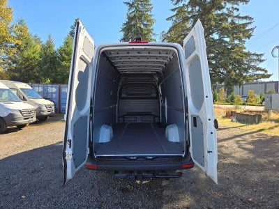 2026 Mercedes-Benz Sprinter Cargo 2500 High Roof I4 Diesel 170 RWD