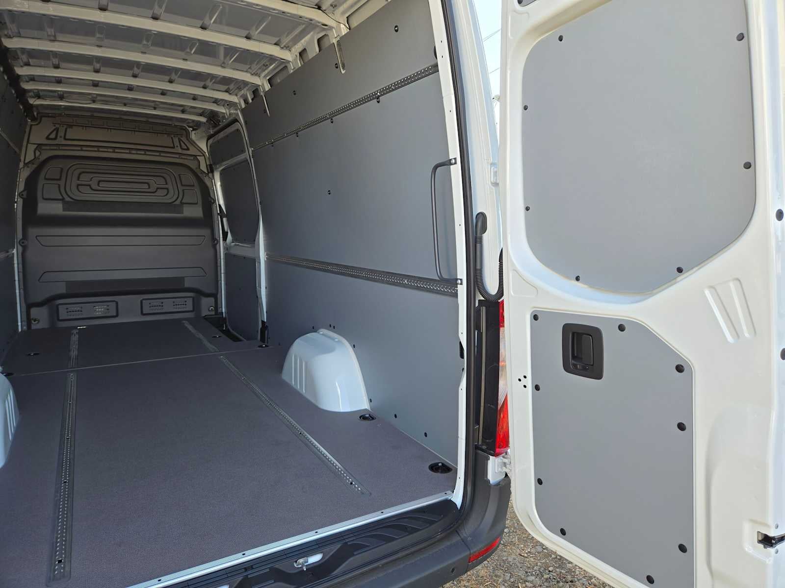 2026 Mercedes-Benz Sprinter Cargo 2500 High Roof I4 Diesel 170 RWD