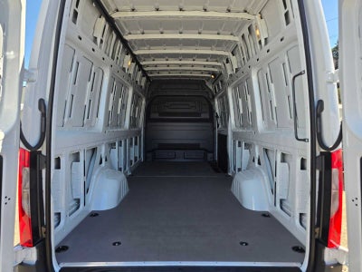 2026 Mercedes-Benz Sprinter Cargo 2500 High Roof I4 Diesel 170 RWD