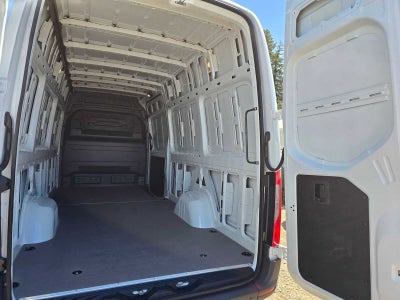 2026 Mercedes-Benz Sprinter Cargo 2500 High Roof I4 Diesel 170 RWD