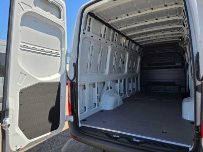 2026 Mercedes-Benz Sprinter Cargo 2500 High Roof I4 Diesel 170 RWD