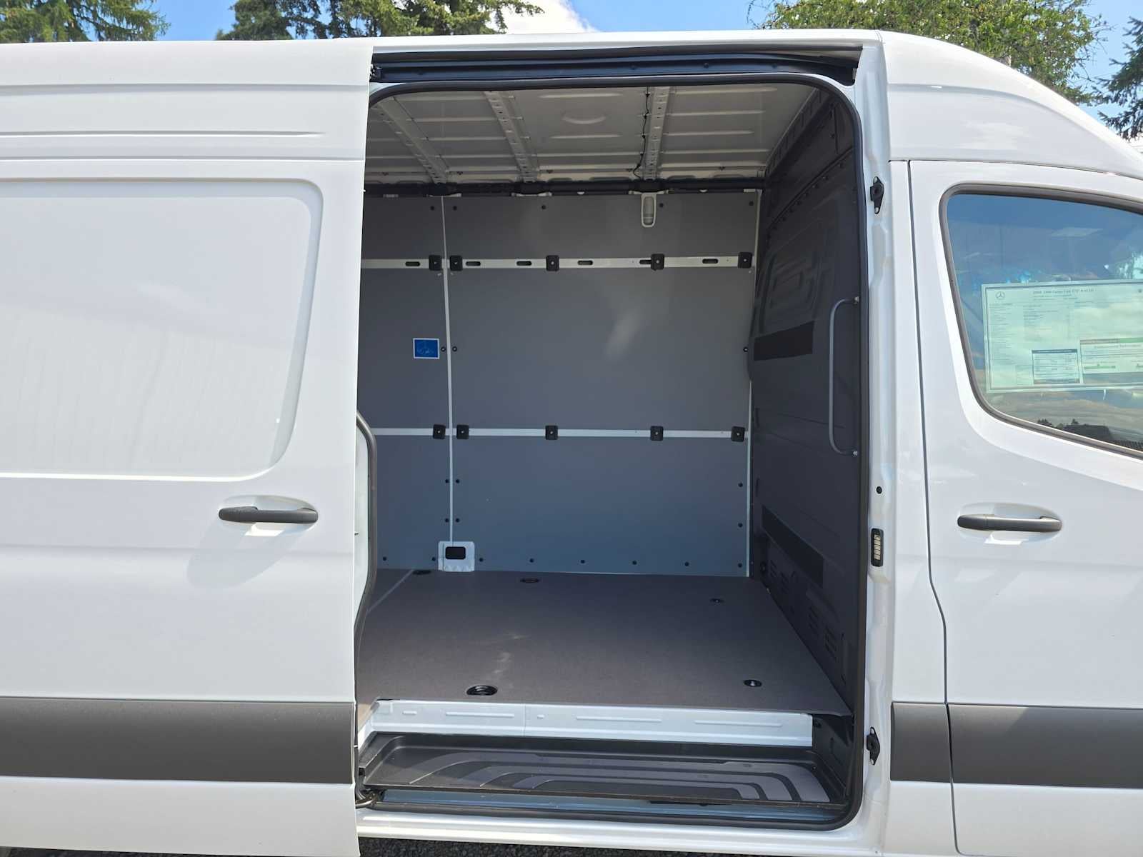 2026 Mercedes-Benz Sprinter 2500 High Roof I4 Diesel 170 RWD