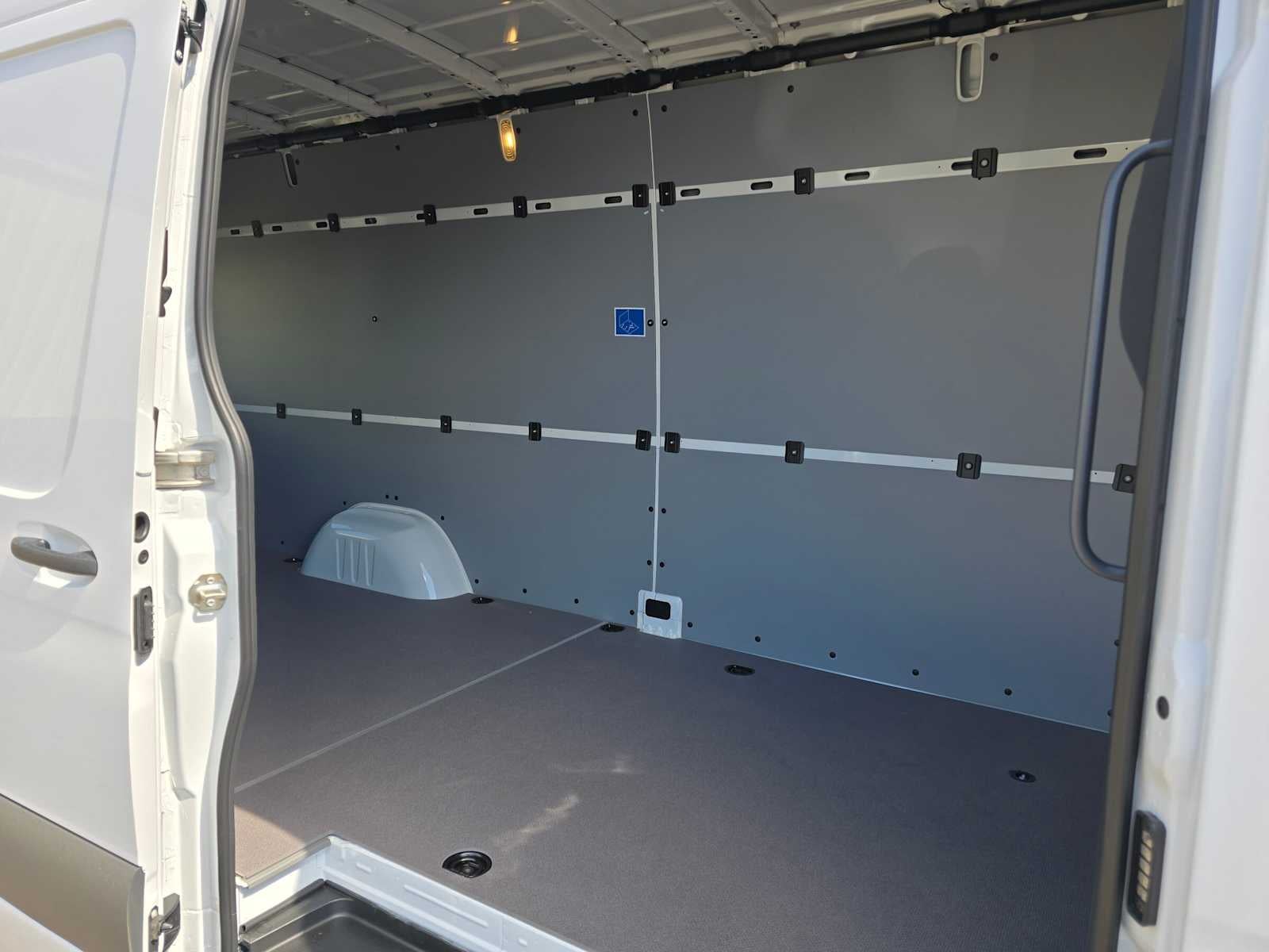 2026 Mercedes-Benz Sprinter 2500 High Roof I4 Diesel 170 RWD