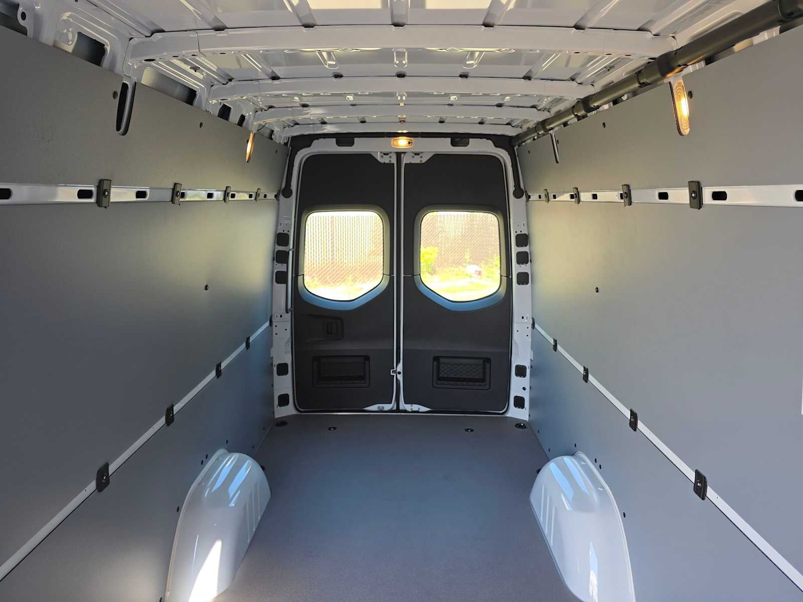 2026 Mercedes-Benz Sprinter 2500 High Roof I4 Diesel 170 RWD