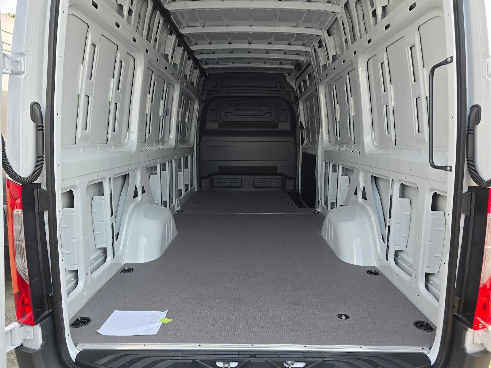 2026 Mercedes-Benz Sprinter Cargo 2500 High Roof I4 Diesel 170 RWD