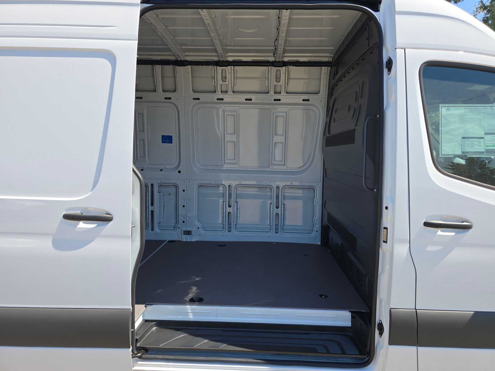 2026 Mercedes-Benz Sprinter Cargo 2500 High Roof I4 Diesel 170 RWD