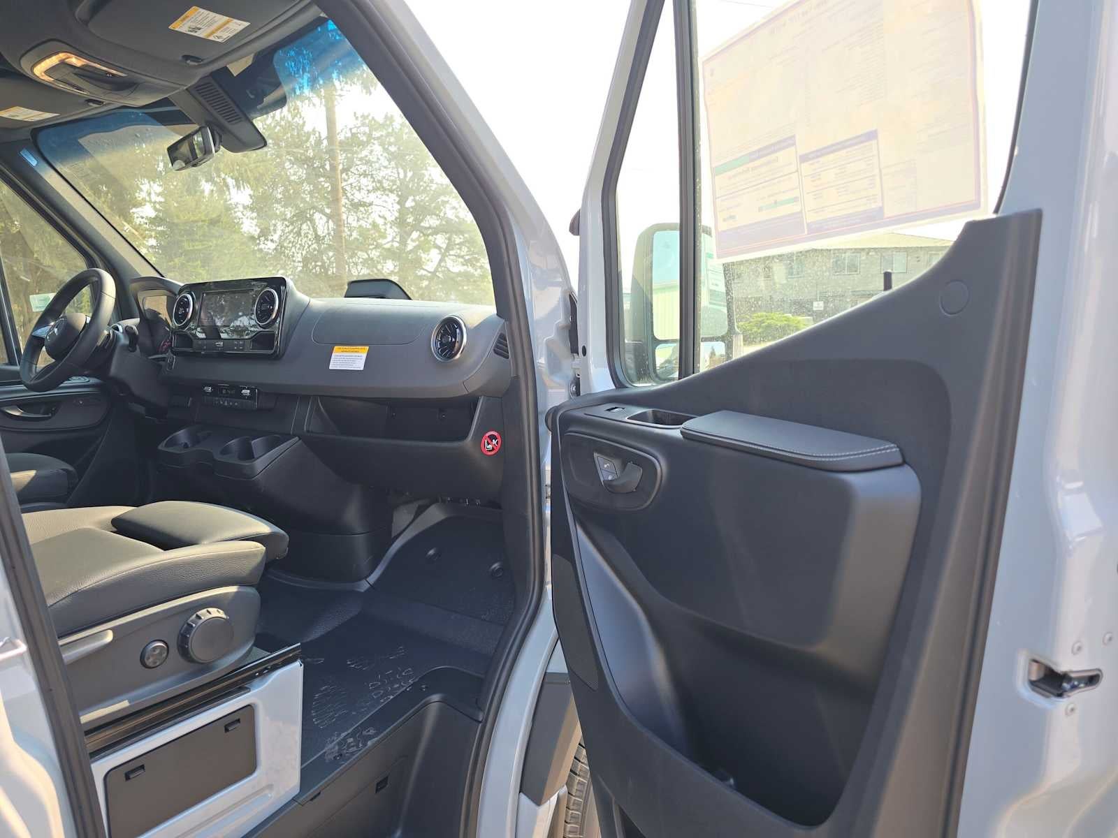 2026 Mercedes-Benz Sprinter Cargo 2500 High Roof I4 Diesel 170 RWD