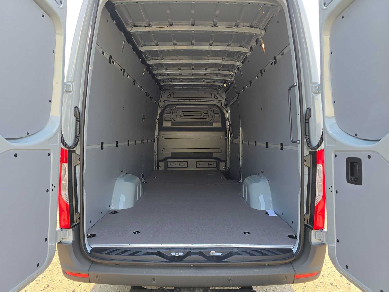 2026 Mercedes-Benz Sprinter Cargo 2500 High Roof I4 Diesel 170 RWD