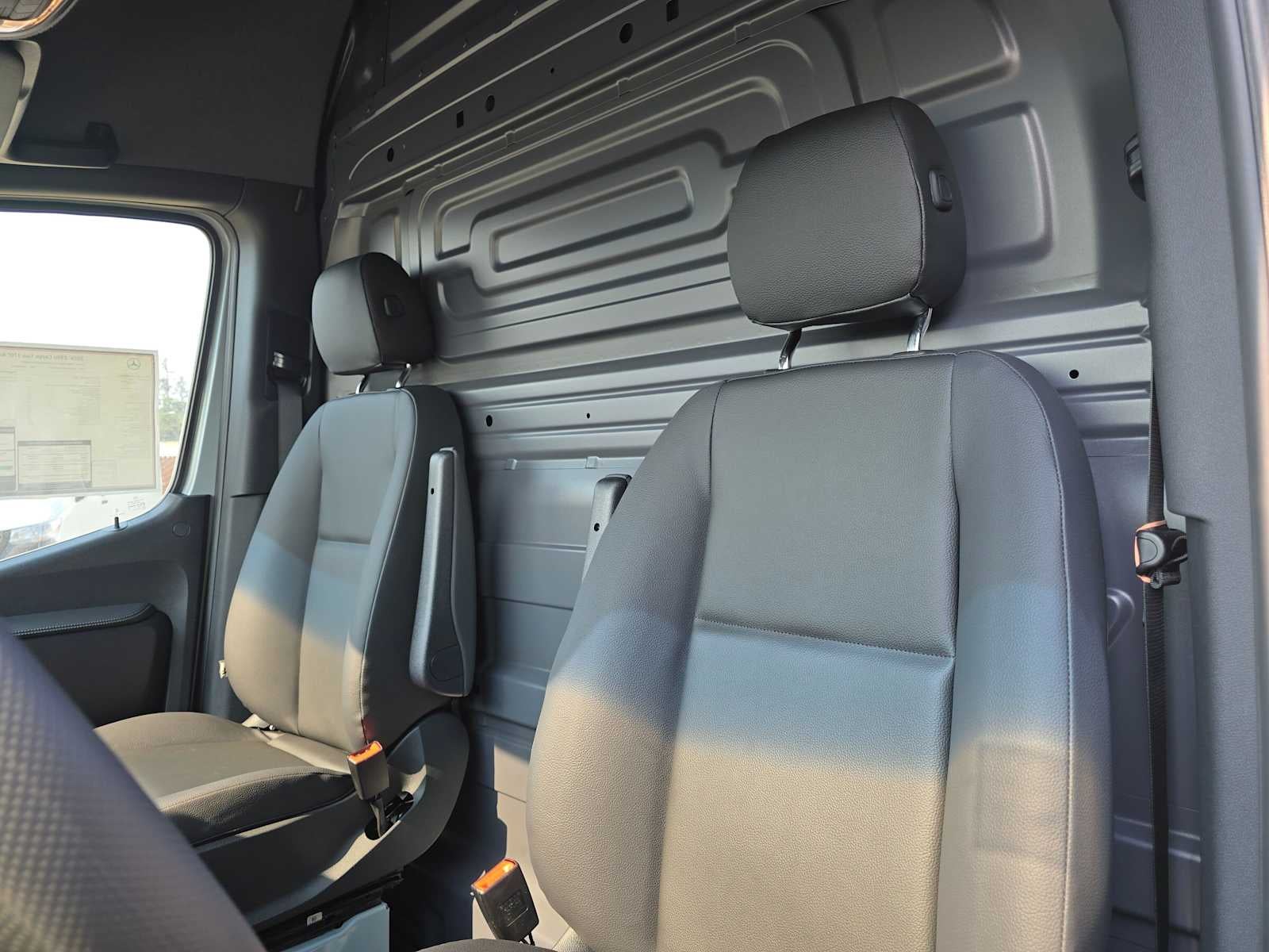 2026 Mercedes-Benz Sprinter Cargo 2500 High Roof I4 Diesel 170 RWD