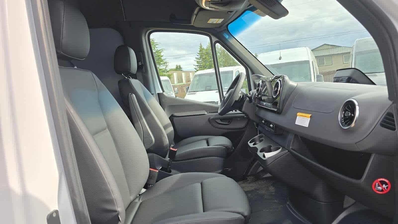 2026 Mercedes-Benz Sprinter 2500 High Roof I4 Diesel 170 RWD