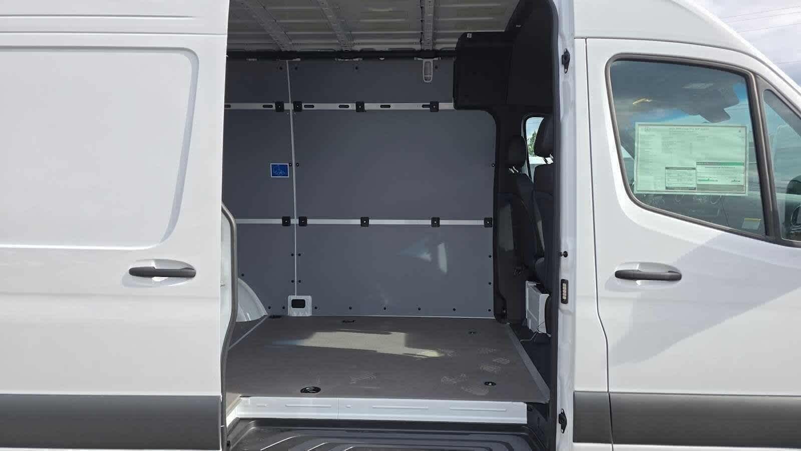2026 Mercedes-Benz Sprinter 2500 High Roof I4 Diesel 170 RWD