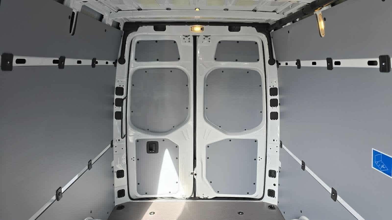 2026 Mercedes-Benz Sprinter 2500 High Roof I4 Diesel 170 RWD