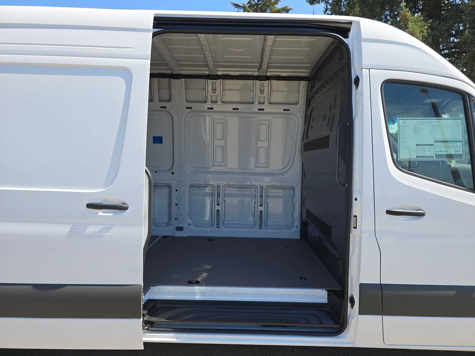 2026 Mercedes-Benz Sprinter 2500 High Roof I4 Diesel 170 RWD