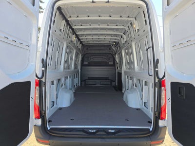 2026 Mercedes-Benz Sprinter 2500 High Roof I4 Diesel 170 RWD