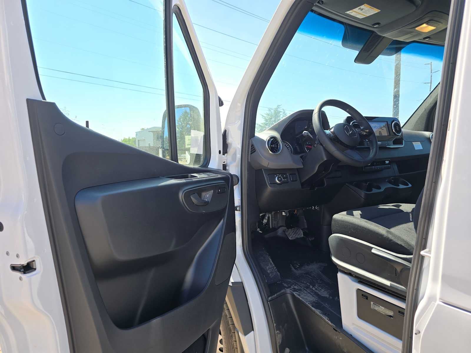 2026 Mercedes-Benz Sprinter 2500 High Roof I4 Diesel 170 RWD