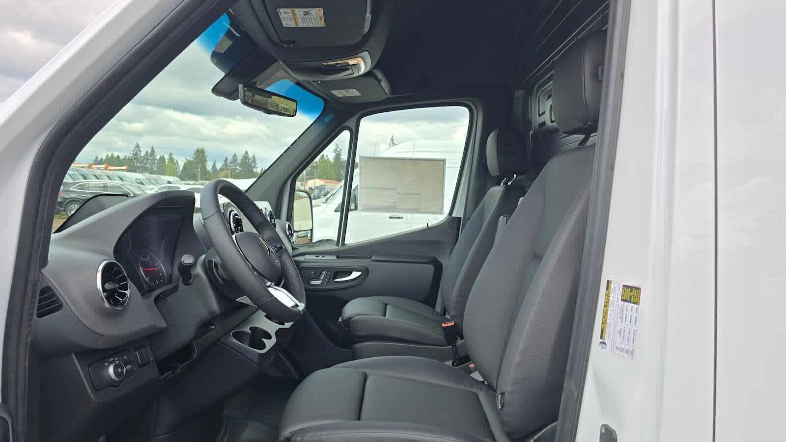 2026 Mercedes-Benz Sprinter 2500 High Roof I4 Diesel 170 RWD