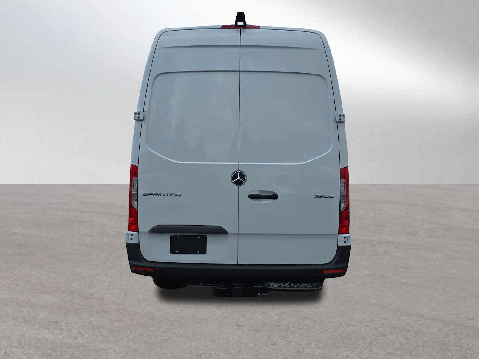 2026 Mercedes-Benz Sprinter 2500 High Roof I4 Diesel 170 RWD