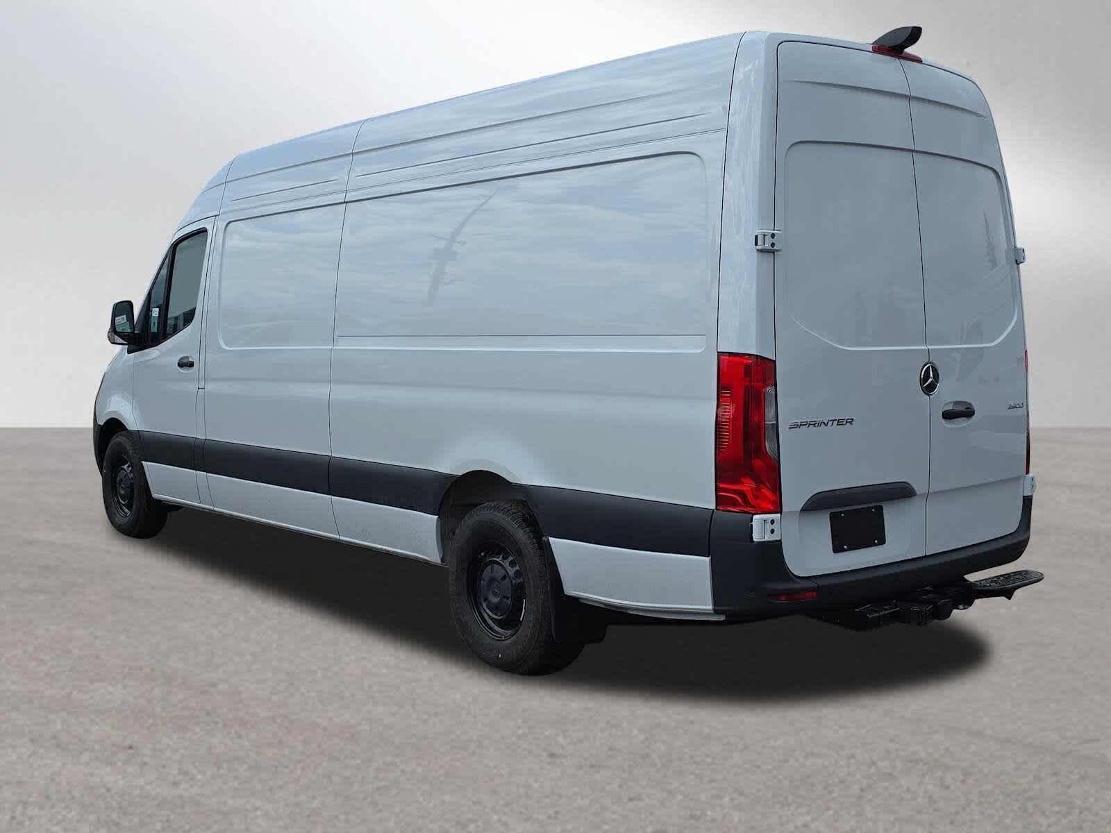 2026 Mercedes-Benz Sprinter 2500 High Roof I4 Diesel 170 RWD