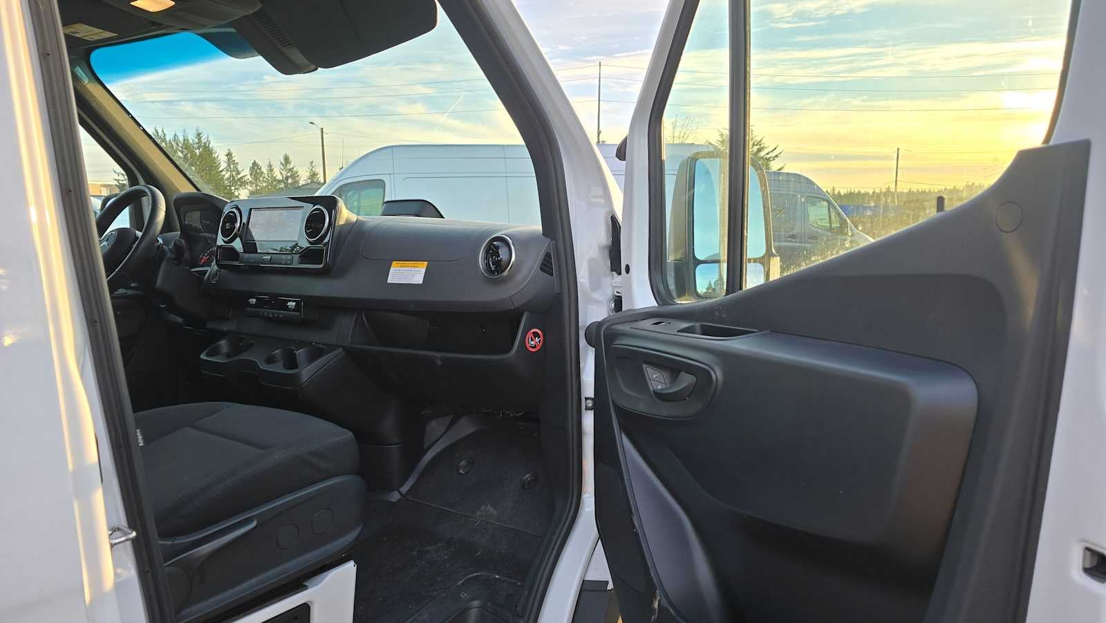 2025 Mercedes-Benz Sprinter Cargo Van 2500 High Roof I4 Diesel 170" RWD