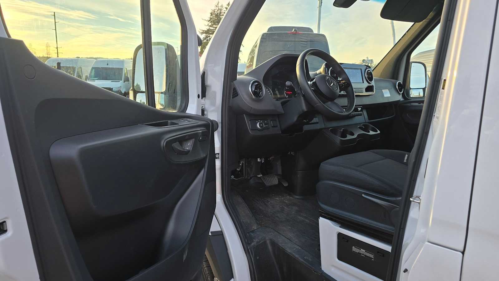 2025 Mercedes-Benz Sprinter Cargo Van 2500 High Roof I4 Diesel 170" RWD