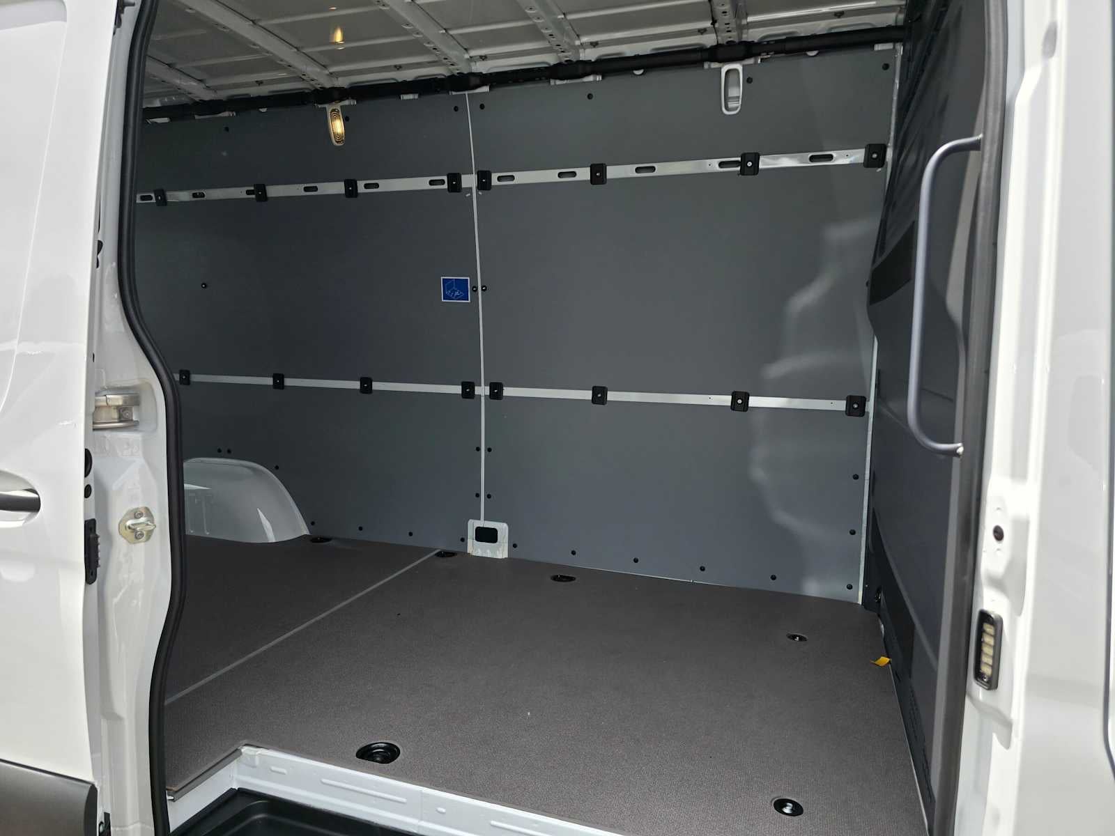 2026 Mercedes-Benz Sprinter 2500 High Roof I4 Diesel 170 RWD