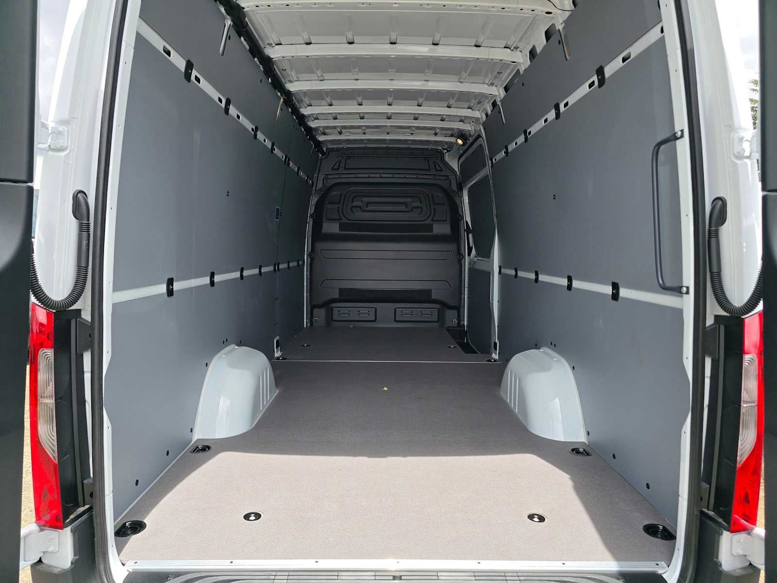 2026 Mercedes-Benz Sprinter 2500 High Roof I4 Diesel 170 RWD