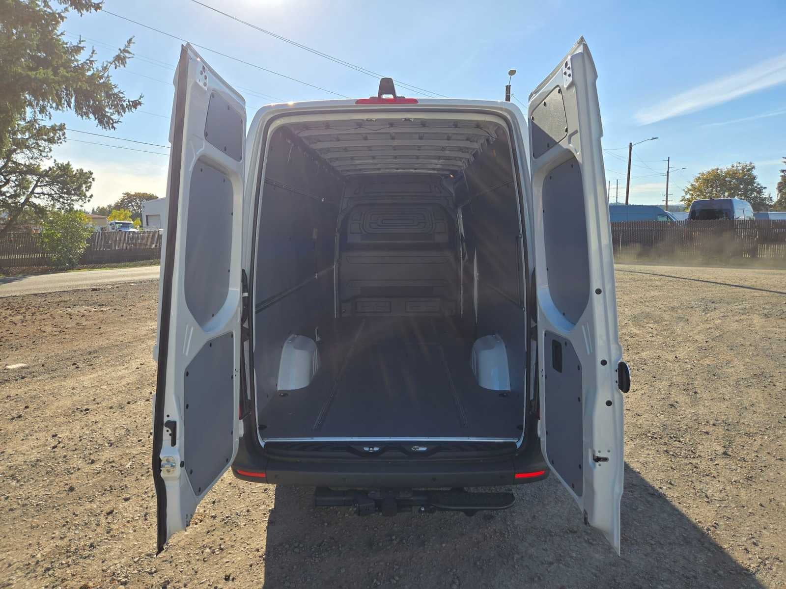 2026 Mercedes-Benz Sprinter Cargo 2500 High Roof I4 Diesel 170 RWD