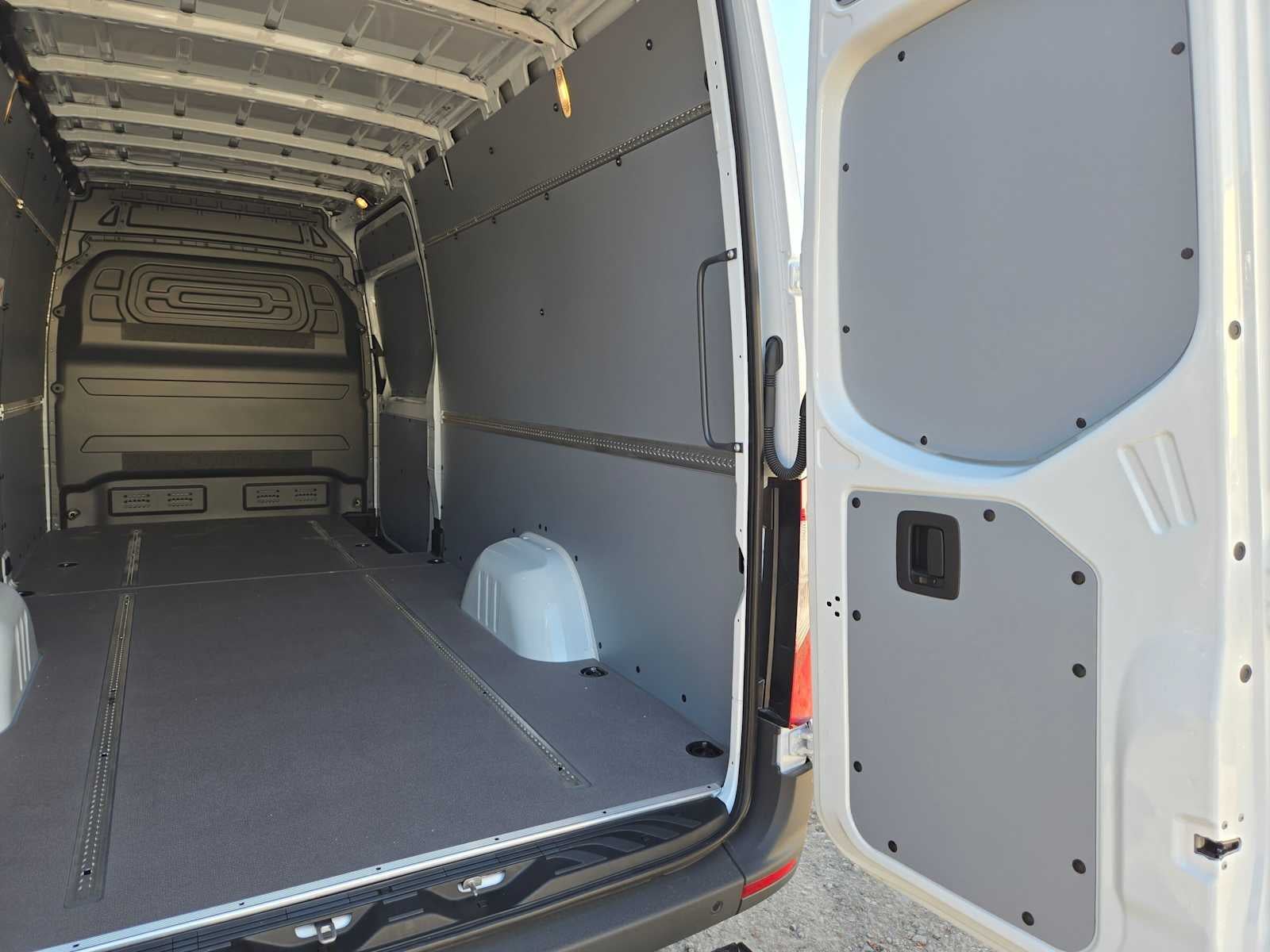 2026 Mercedes-Benz Sprinter Cargo 2500 High Roof I4 Diesel 170 RWD