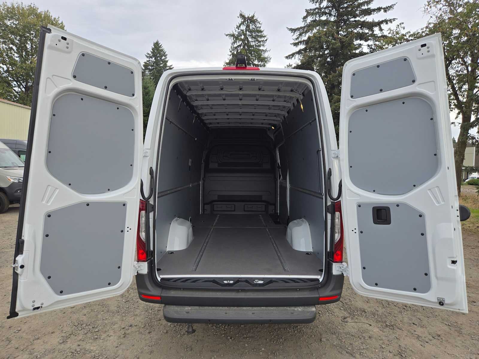 2026 Mercedes-Benz Sprinter Cargo 2500 High Roof I4 Diesel 170 RWD