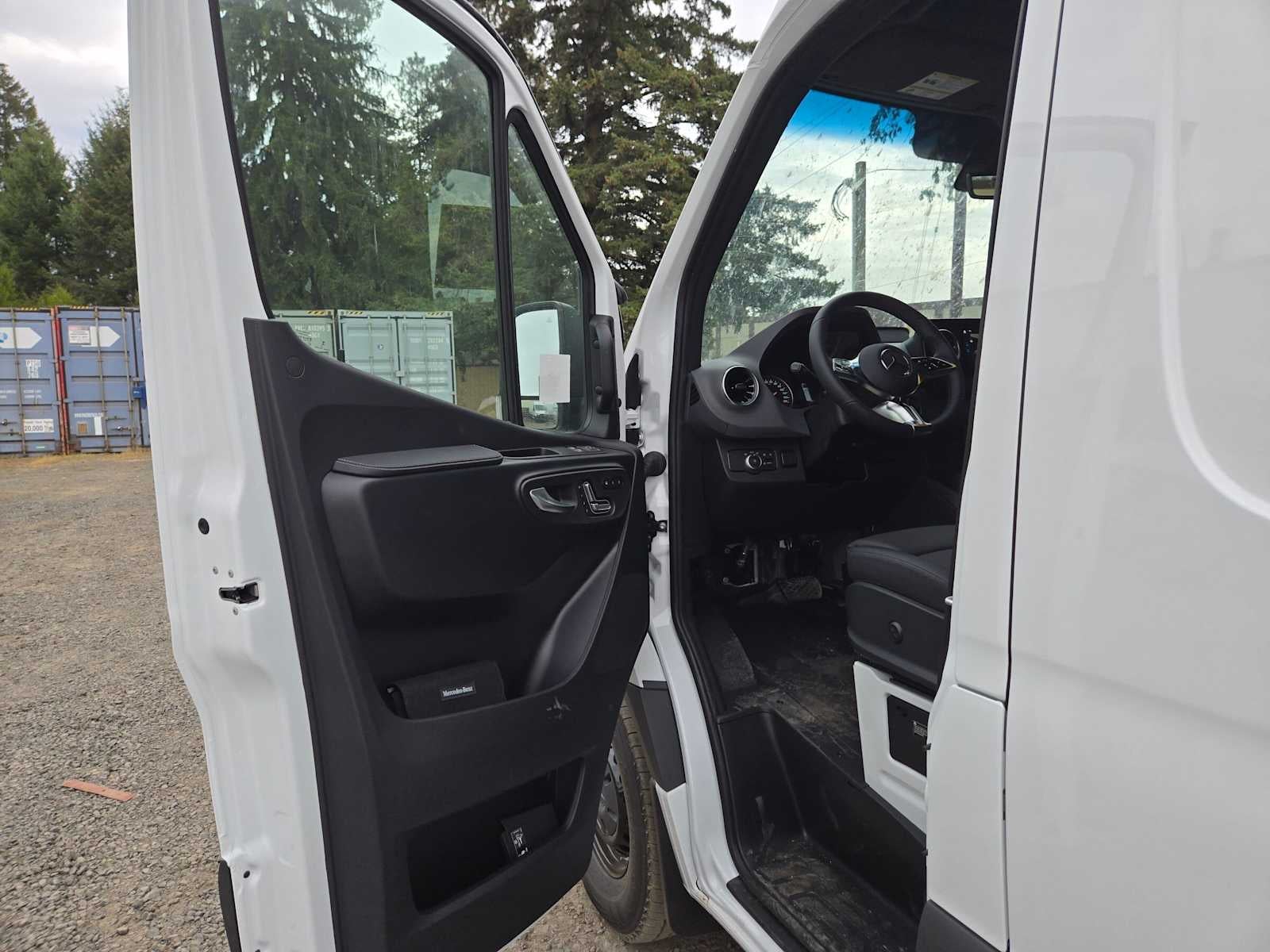 2026 Mercedes-Benz Sprinter Cargo 2500 High Roof I4 Diesel 170 RWD
