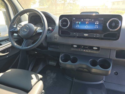 2026 Mercedes-Benz Sprinter 2500 High Roof I4 Diesel 170 RWD