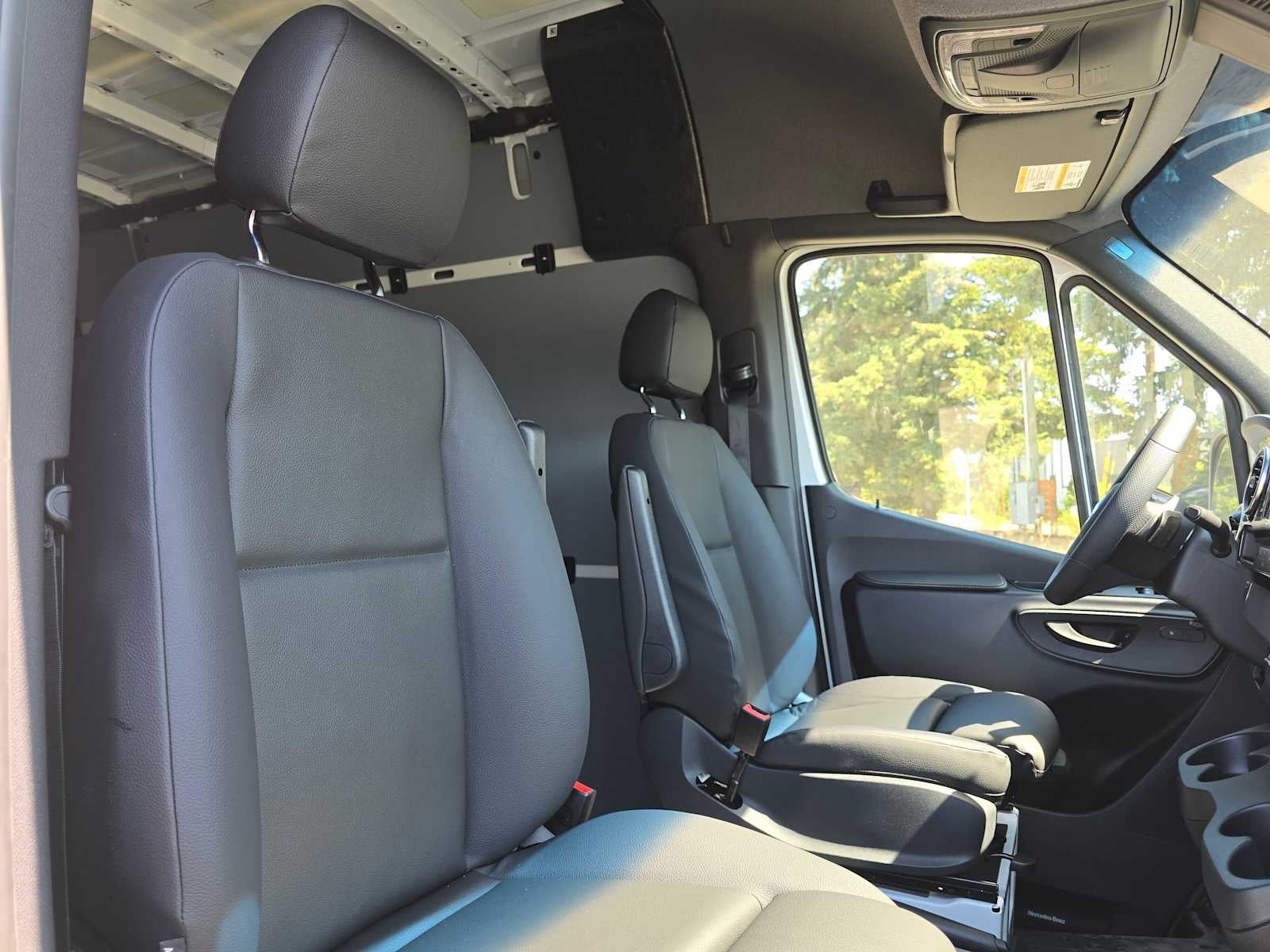 2026 Mercedes-Benz Sprinter 2500 High Roof I4 Diesel 170 RWD