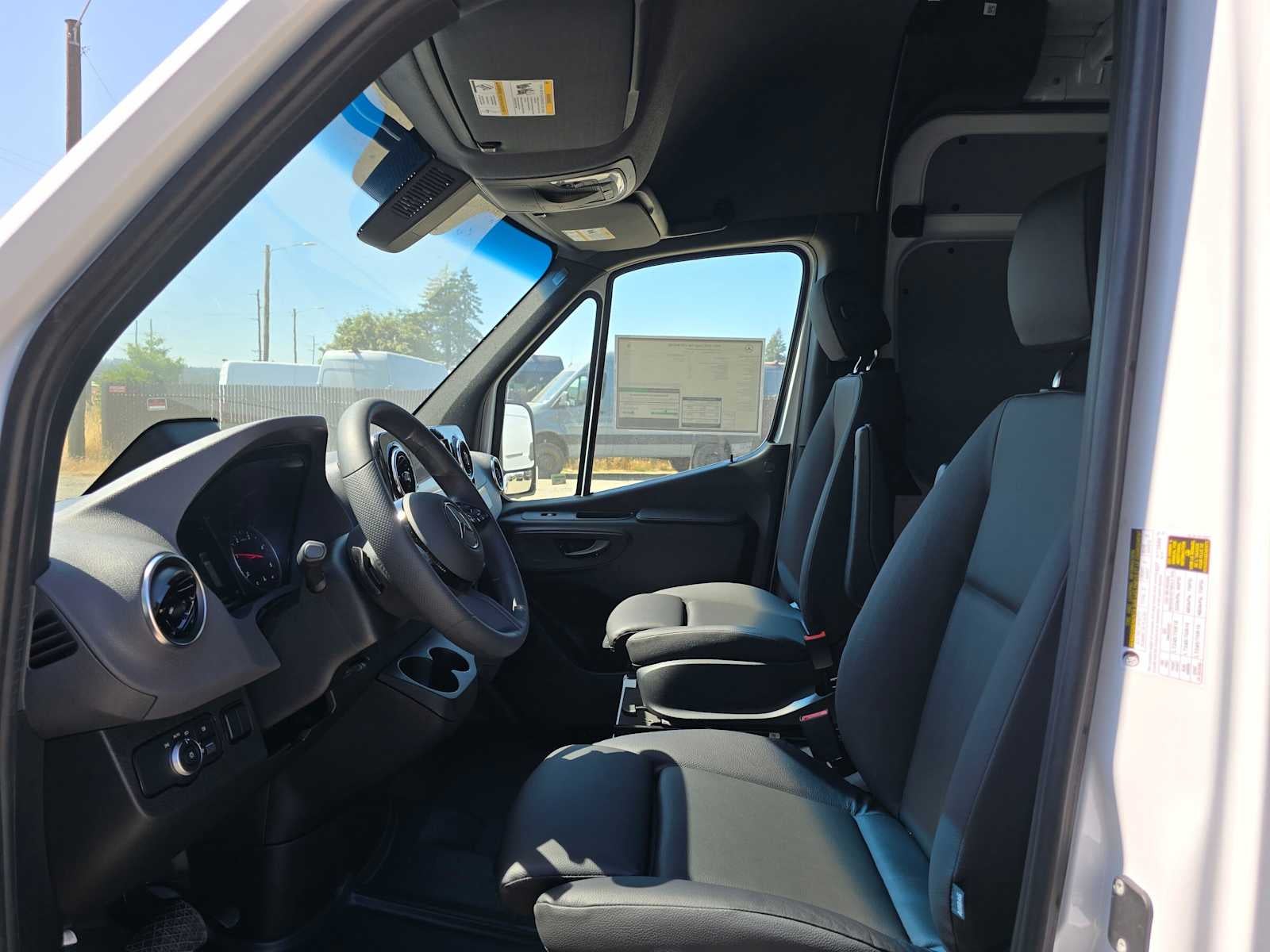 2026 Mercedes-Benz Sprinter 2500 High Roof I4 Diesel 170 RWD