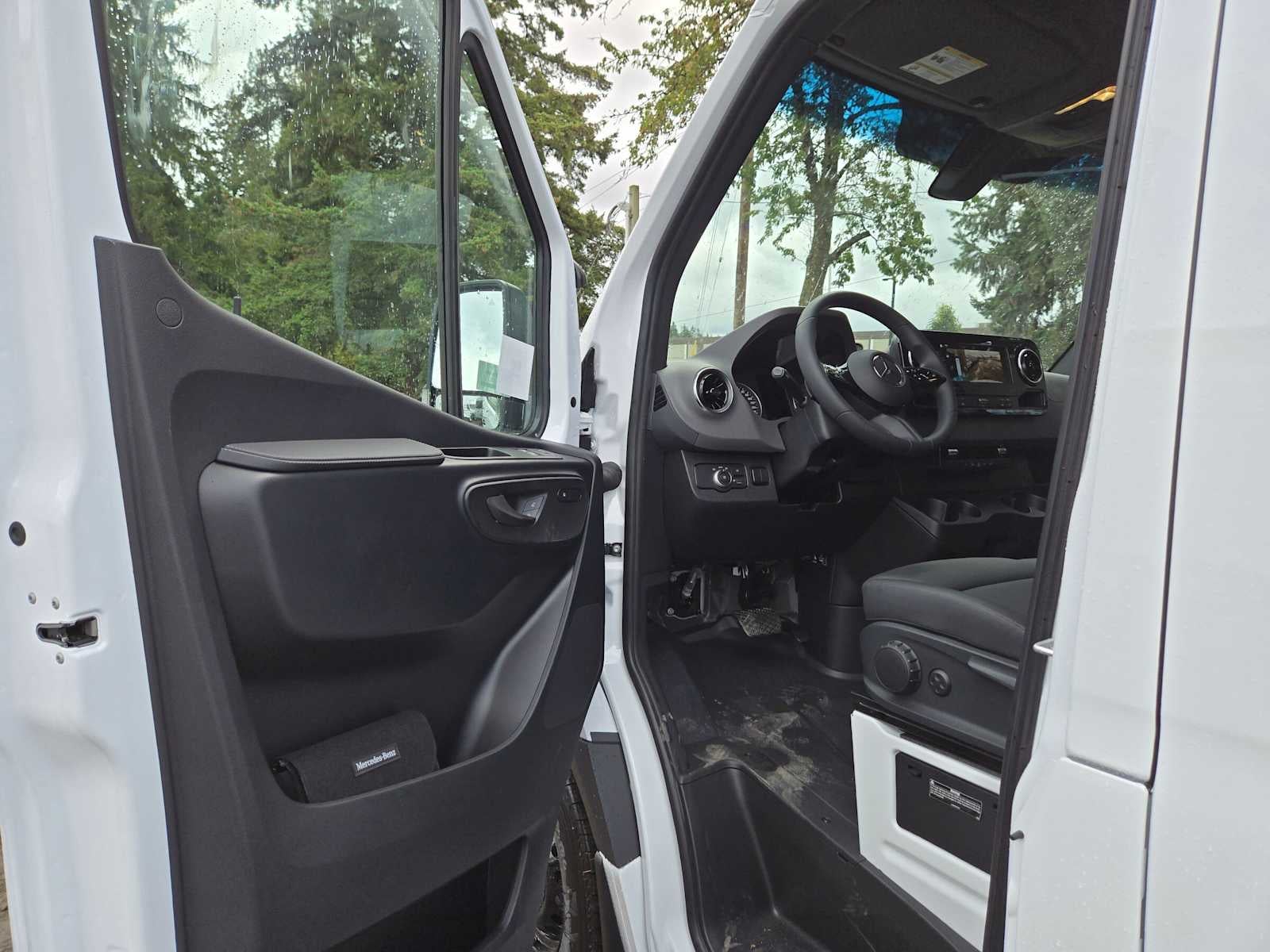 2026 Mercedes-Benz Sprinter Cargo 2500 High Roof I4 Diesel 170 RWD