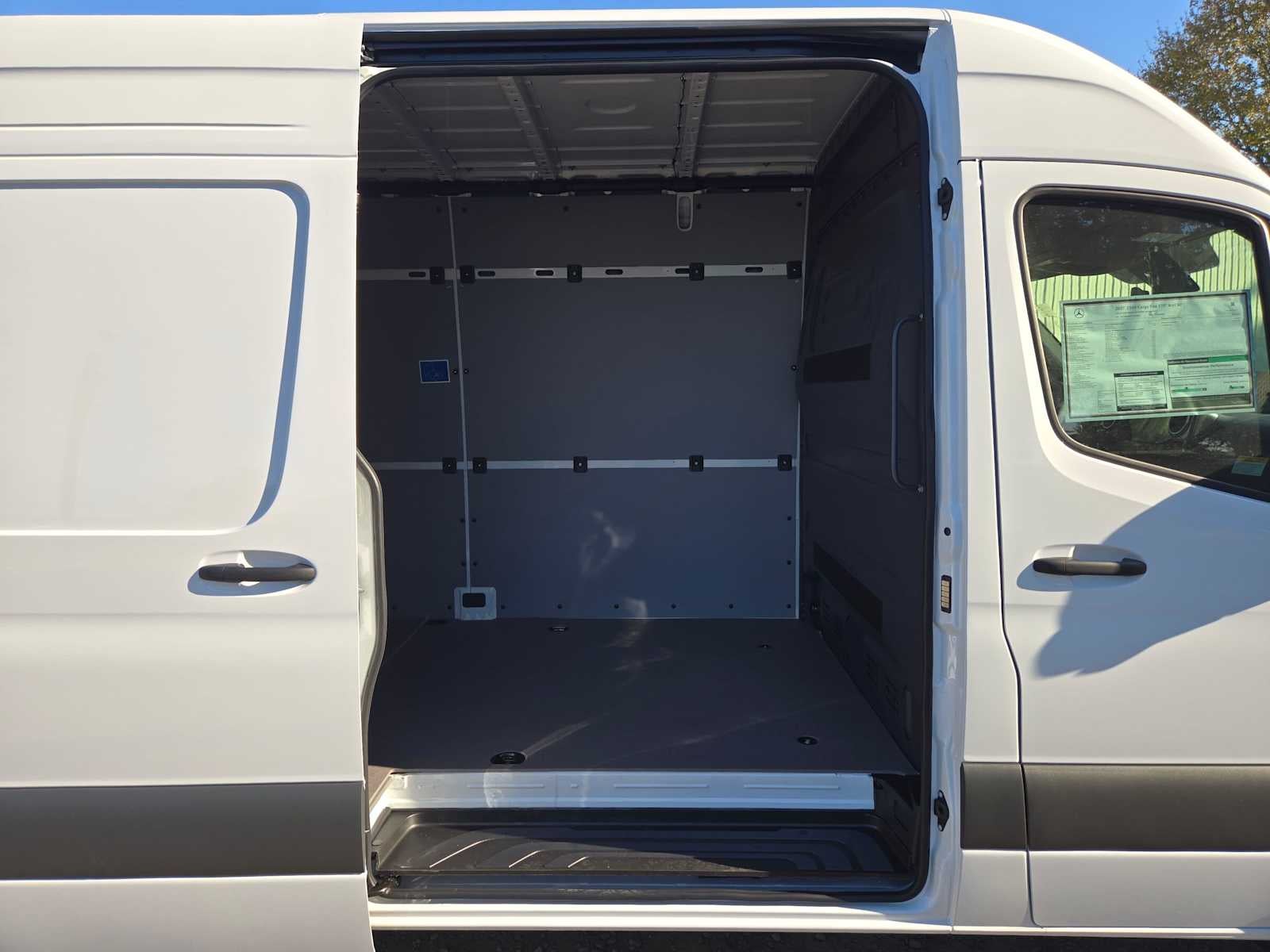 2027 Mercedes-Benz Sprinter Cargo 2500 High Roof I4 Diesel 170 RWD