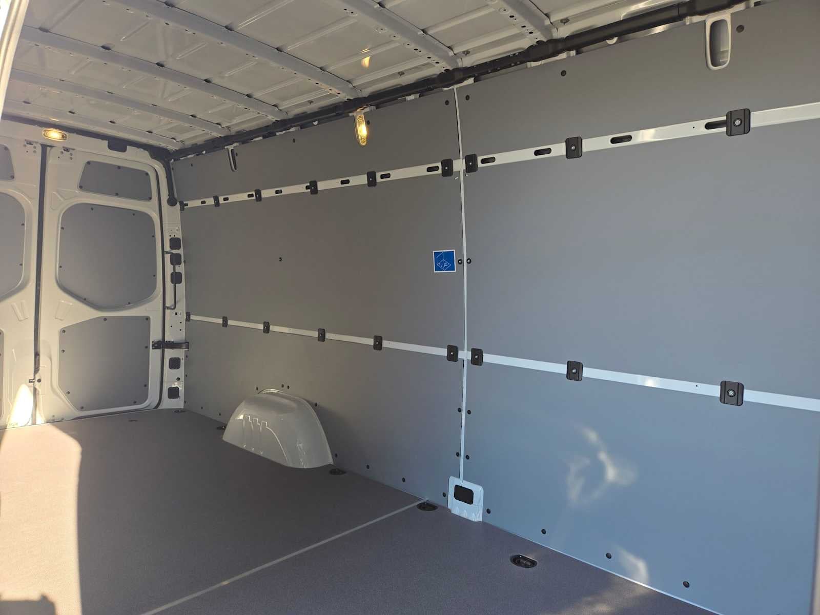 2027 Mercedes-Benz Sprinter Cargo 2500 High Roof I4 Diesel 170 RWD