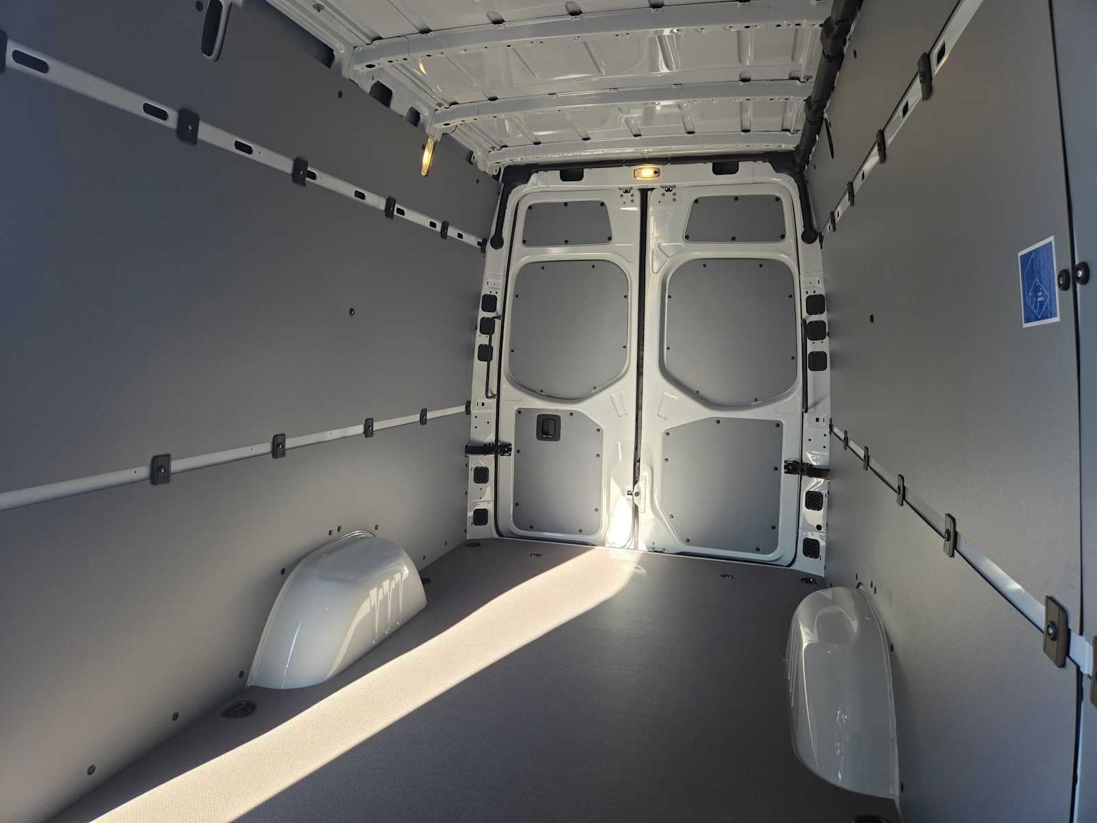 2027 Mercedes-Benz Sprinter Cargo 2500 High Roof I4 Diesel 170 RWD