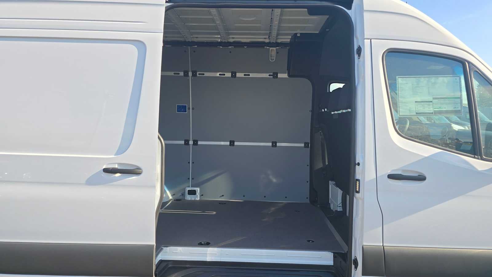 2026 Mercedes-Benz Sprinter 2500 Standard Roof I4 Diesel HO 144" RWD