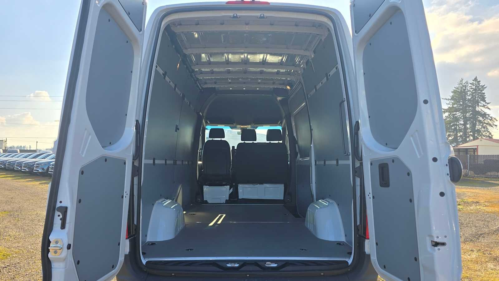 2026 Mercedes-Benz Sprinter 2500 Standard Roof I4 Diesel HO 144" RWD