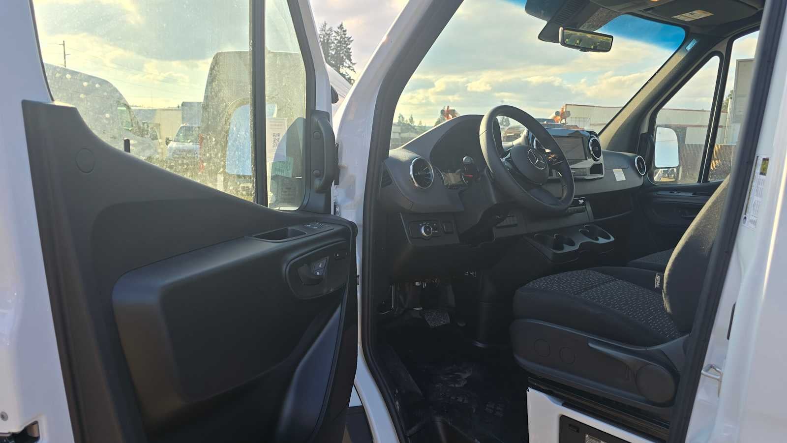 2026 Mercedes-Benz Sprinter 2500 Standard Roof I4 Diesel HO 144" RWD