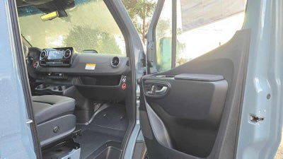 2026 Mercedes-Benz Sprinter 2500 Standard Roof I4 Diesel HO 144 AWD