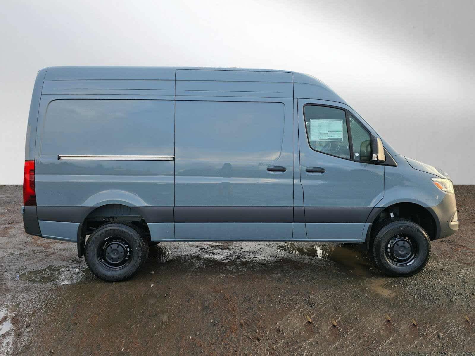 2026 Mercedes-Benz Sprinter 2500 Standard Roof I4 Diesel HO 144 AWD