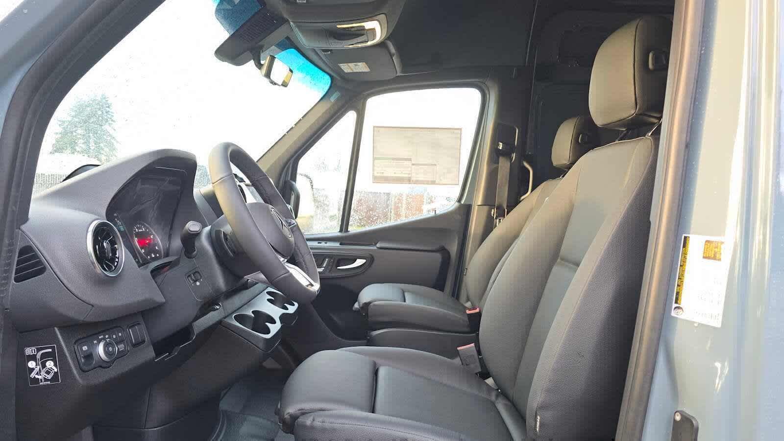 2026 Mercedes-Benz Sprinter 2500 Standard Roof I4 Diesel HO 144 AWD