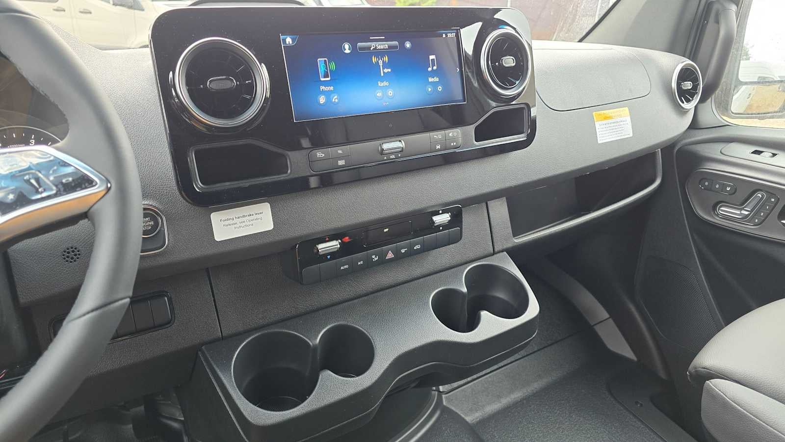 2026 Mercedes-Benz Sprinter 2500 Standard Roof I4 Diesel HO 144" AWD