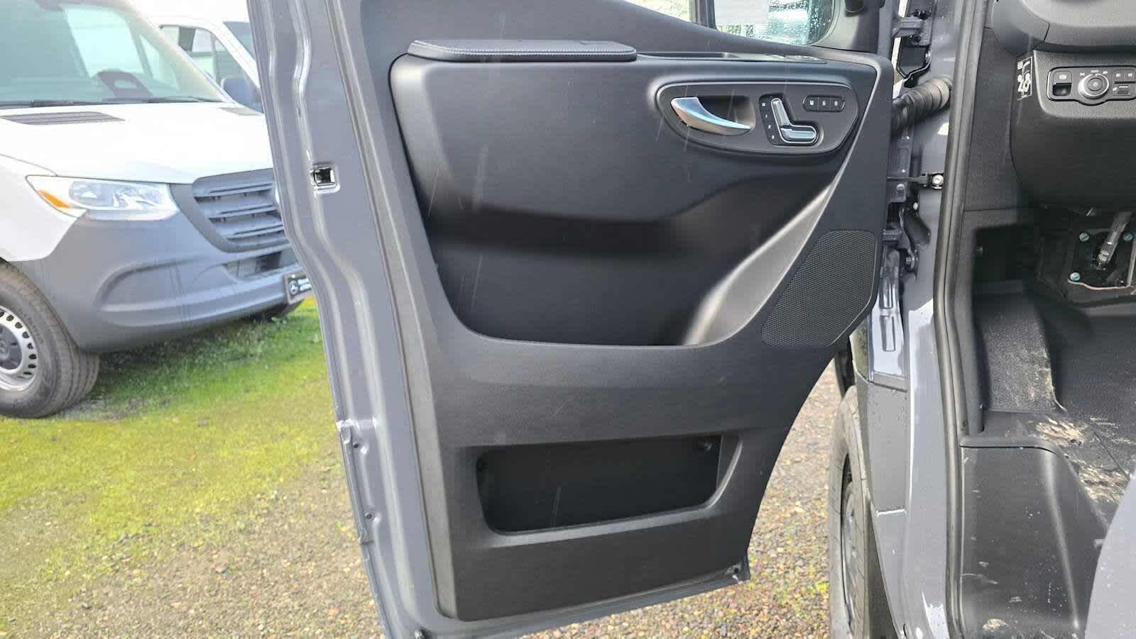 2026 Mercedes-Benz Sprinter 2500 Standard Roof I4 Diesel HO 144 AWD