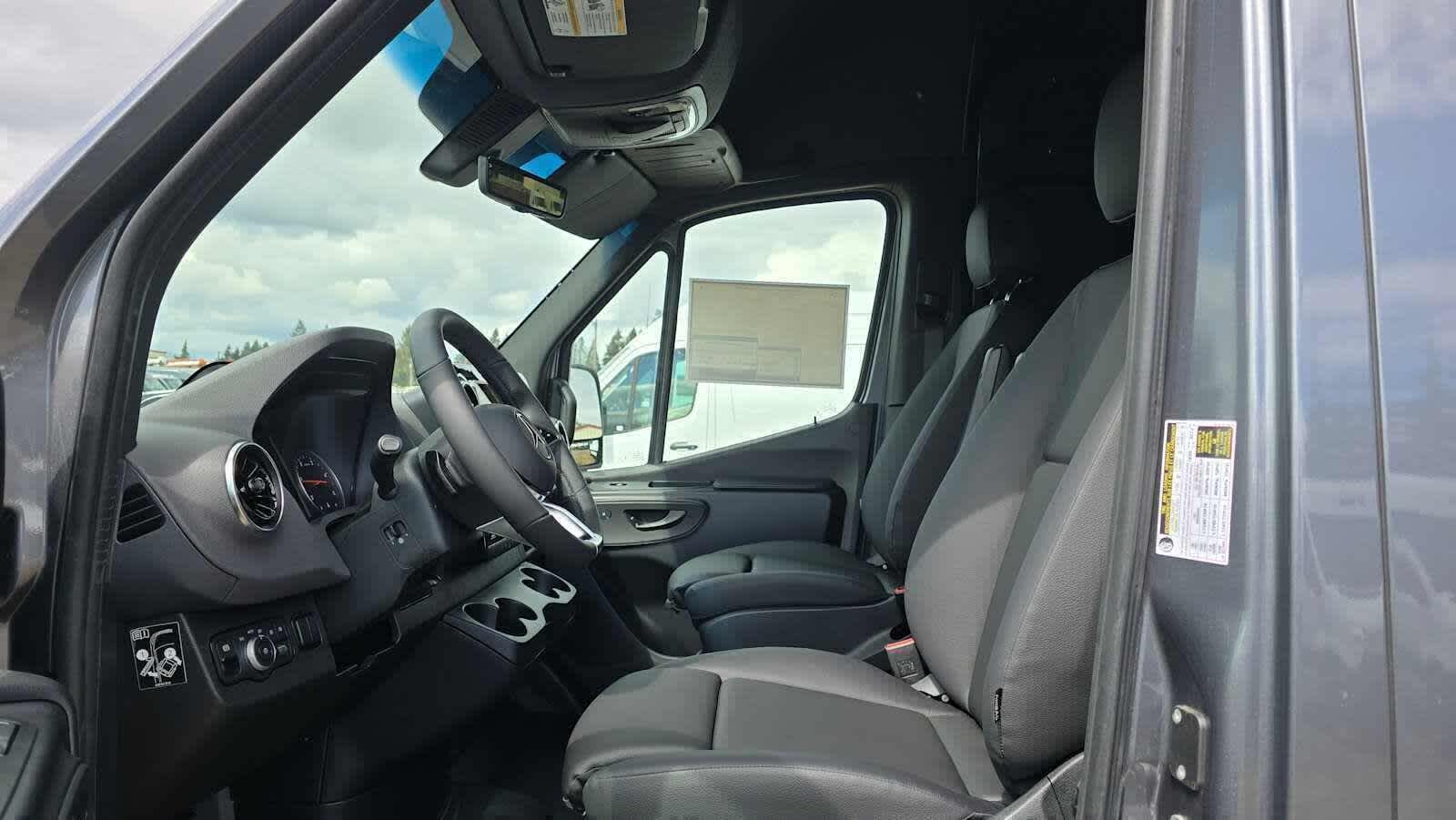 2026 Mercedes-Benz Sprinter 2500 Standard Roof I4 Diesel HO 144 AWD