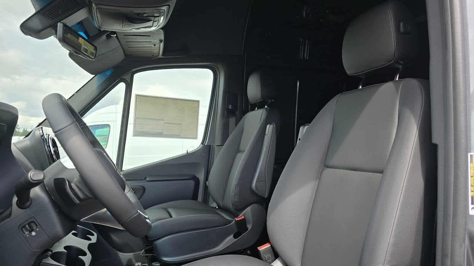 2026 Mercedes-Benz Sprinter 2500 Standard Roof I4 Diesel HO 144 AWD