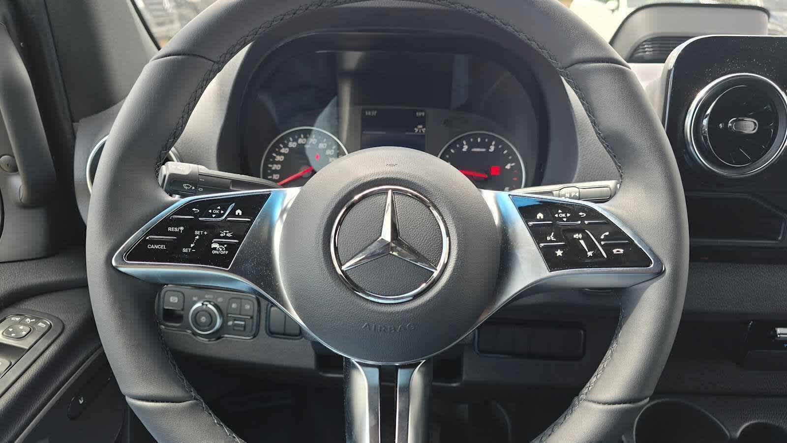 2026 Mercedes-Benz Sprinter 2500 Standard Roof I4 Diesel HO 144 AWD