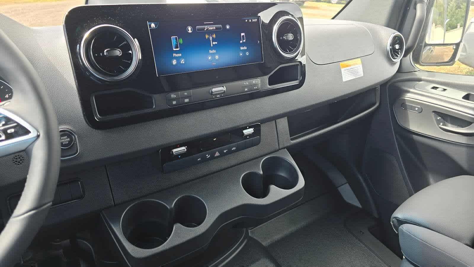 2026 Mercedes-Benz Sprinter 2500 Standard Roof I4 Diesel HO 144 AWD