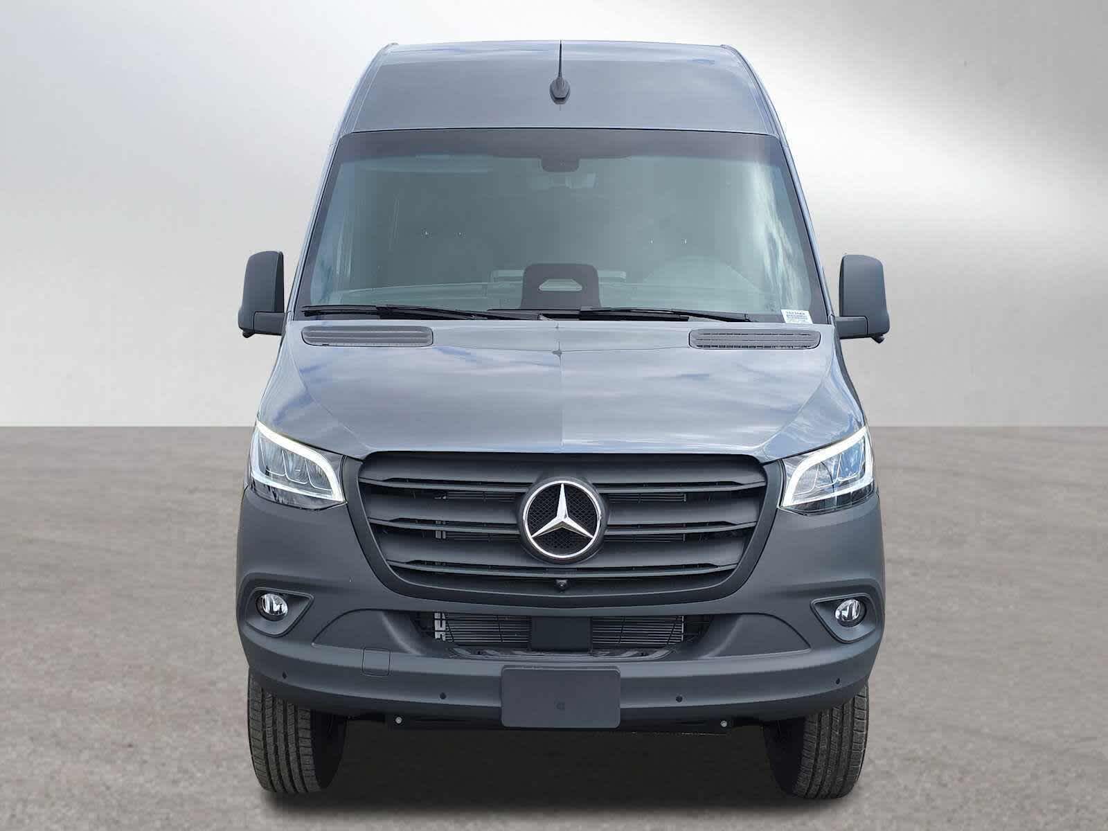 2026 Mercedes-Benz Sprinter 2500 Standard Roof I4 Diesel HO 144 AWD